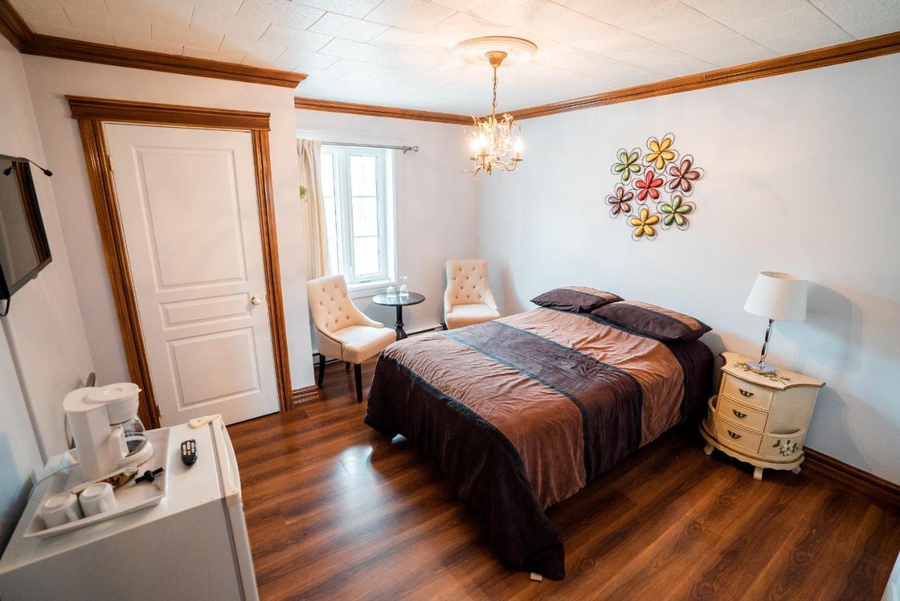Auberge Du Vieux Faubourg Sainte Anne-des-Chênes Kültér fotó